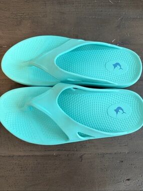 Reel Legends Aqua Teal Women's Flip Flop Sandals size 9